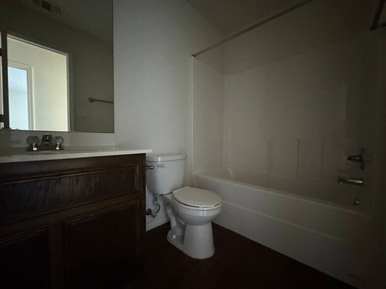 Building Photo - 5704 Lariat Ct