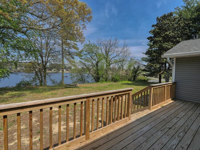 Building Photo - Great Views in Milton! 3-bedroom, 2.5 bath...