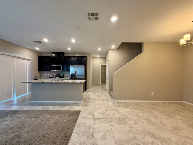 Building Photo - 3 BED 3 BATH 2 CAR GARAGE TOWNHOUSE W/ PRIVATE YARD, LOFT & BEDROOM DOWNSTAIRS IN GATED COMMUNITY...