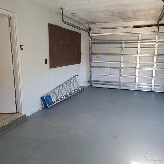 Building Photo - 3014 Ranchette Square