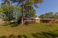 Building Photo - 4 bedroom near St. Anne Catholic Church