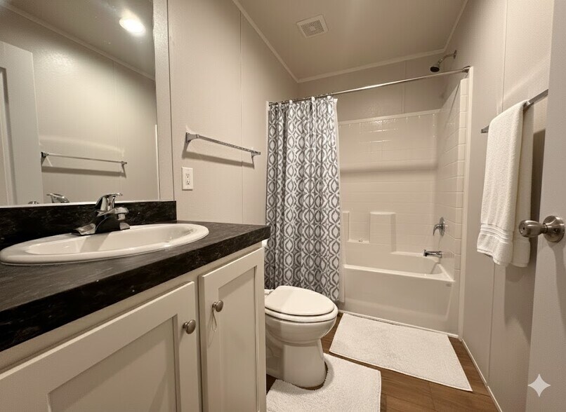 Building Photo - 18 Jubilee St