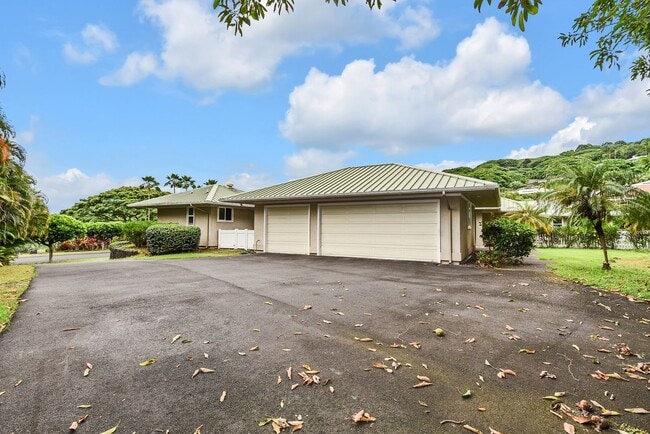 Building Photo - Ohai Estates 4 Bed 4.5 Bathroom Home Avail...