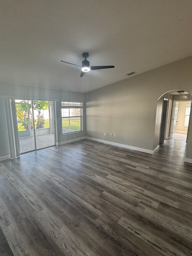 Building Photo - Spacious, Open, Lifestyle Built Home. 3/2/...