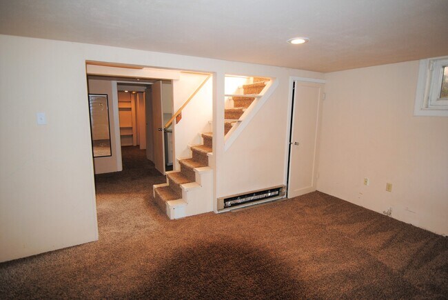 Building Photo - Charming 3 Bedroom, 2 Bath House For Rent!!