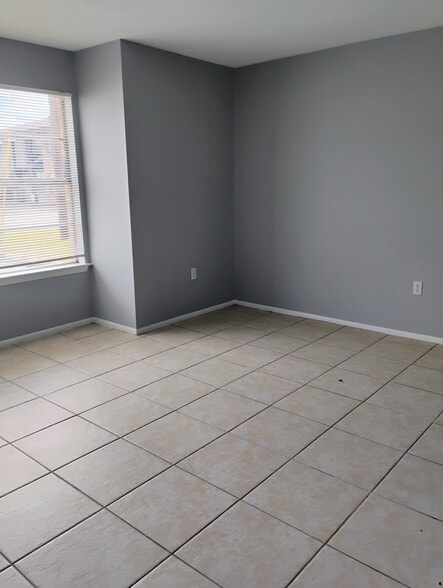 Building Photo - 1120 Shilo Ave