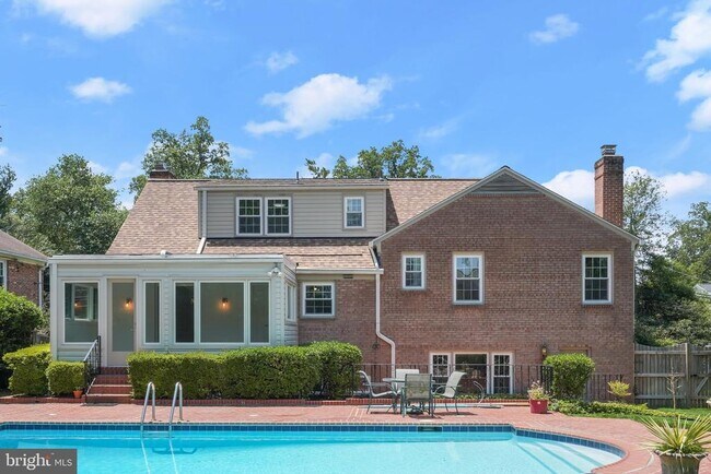 Building Photo - 7109 Radnor Rd