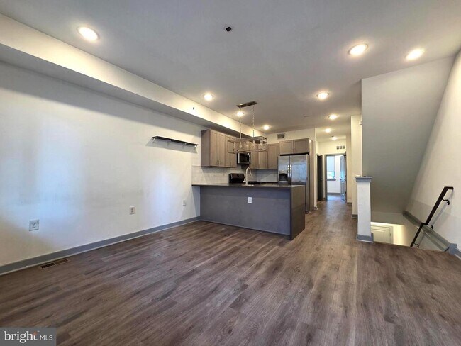 Building Photo - 417 W Berks St