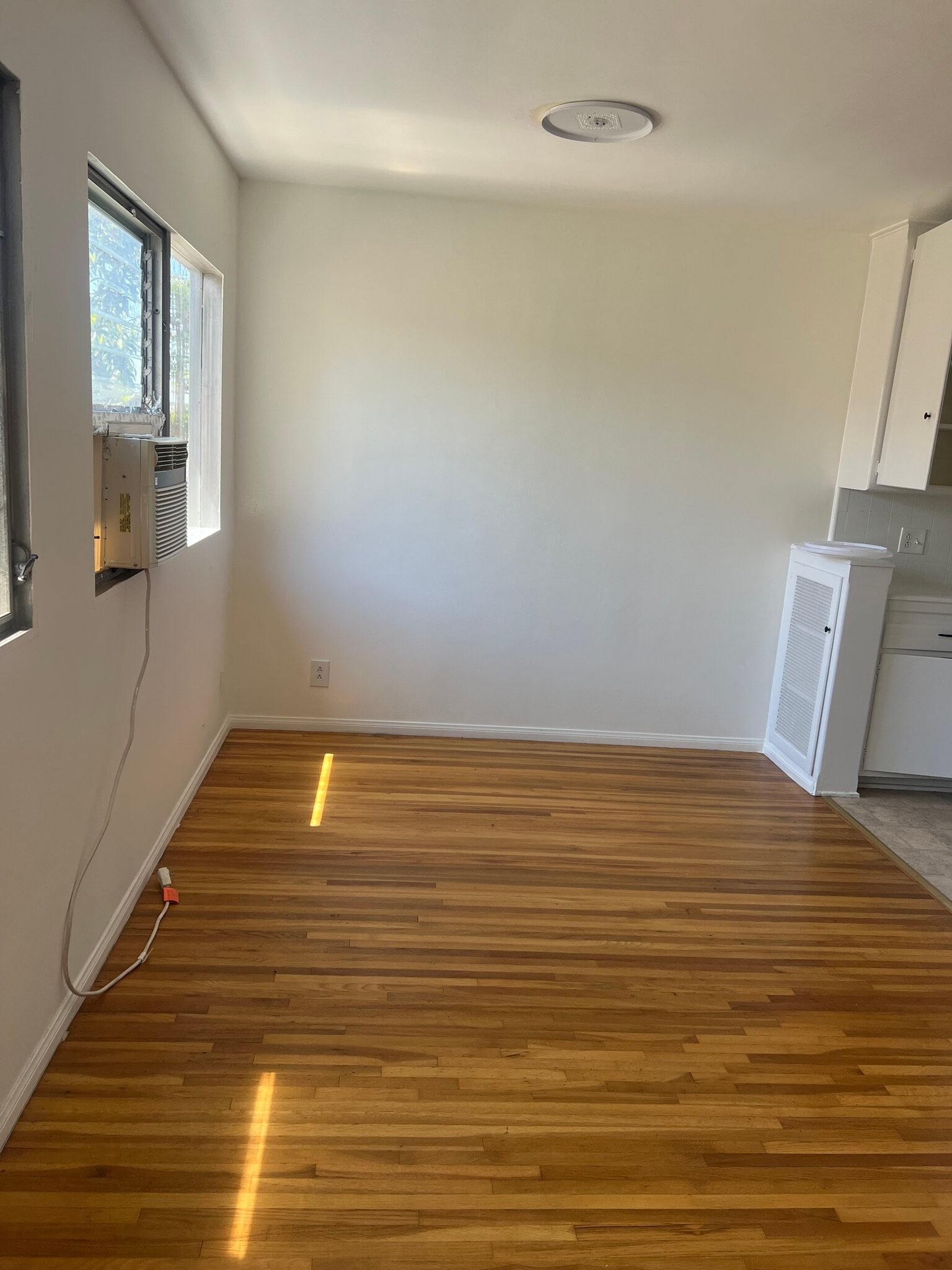 Building Photo - 3426 Mentone Ave