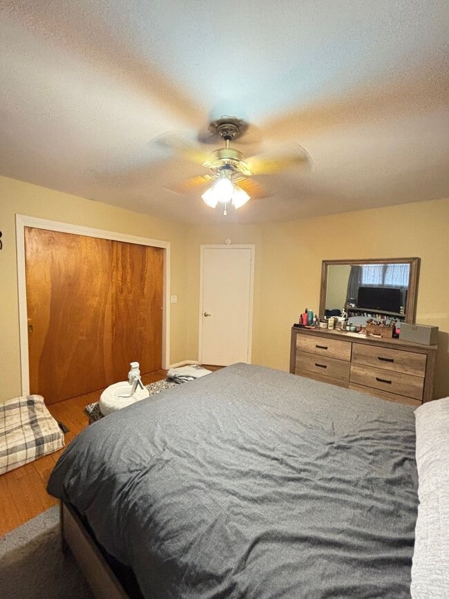 Building Photo - 2105 Burwell St