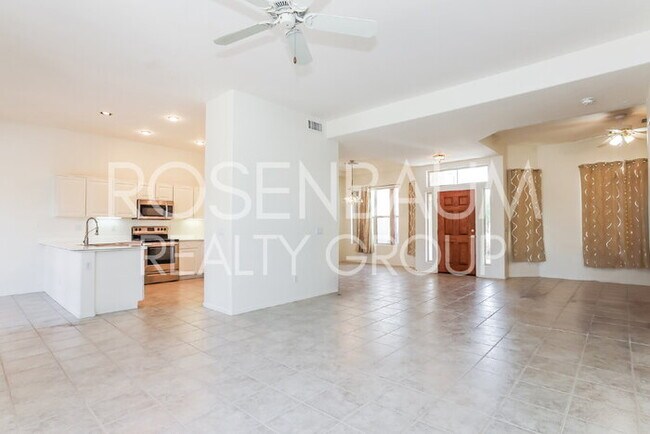 Building Photo - Stunning 2-beds, 2-baths home located in t...