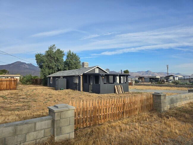 Building Photo - 6701 Mountain View Ave