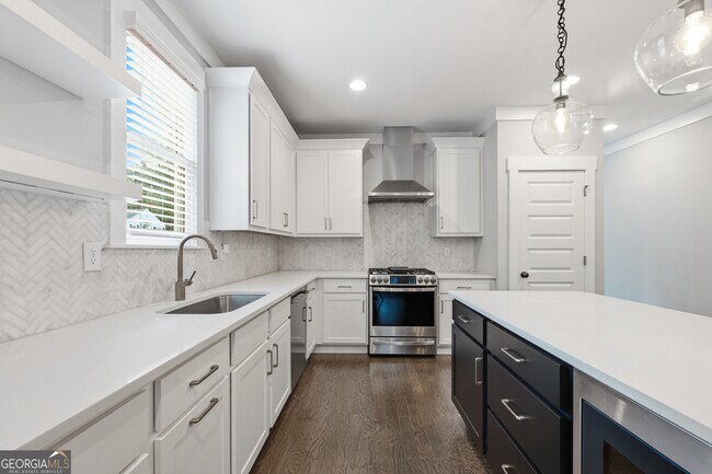 Building Photo - 254 Lamon Ave SE