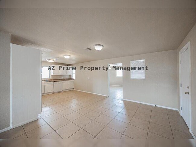 Building Photo - 2062 E Nancy Ln