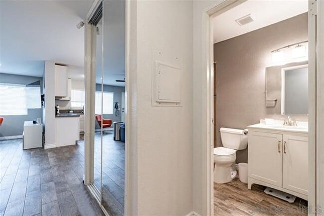 Building Photo - Remodeled Condo in Normal Heights!