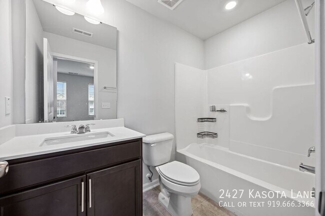 Building Photo - 2427 Kasota Ln