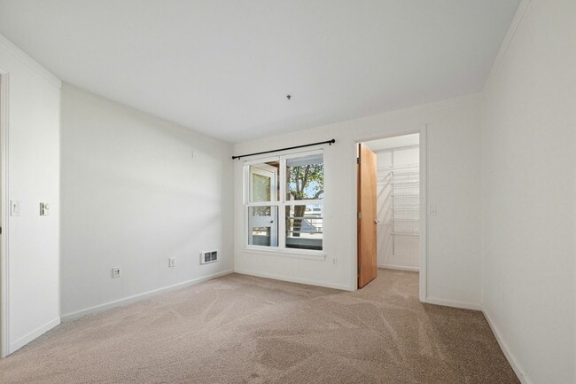 Building Photo - 2001 McAllister St