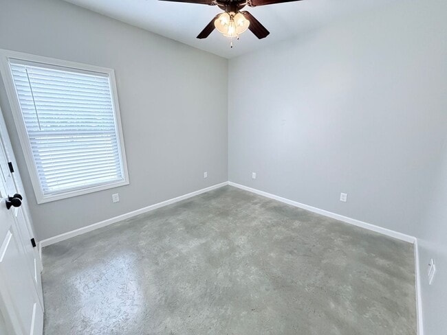 Building Photo - 145 MS-334