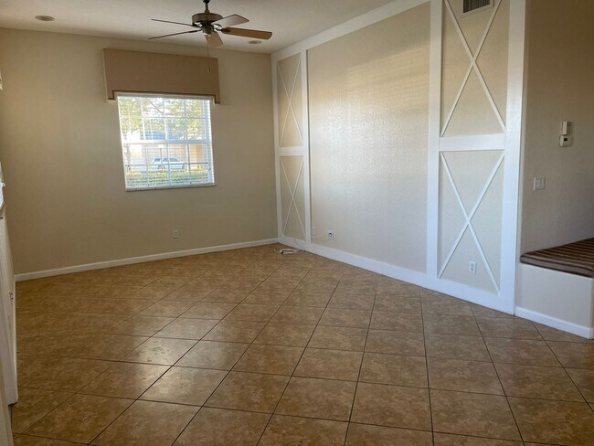 Building Photo - Furnished 1st Floor Condo in the Heart of ...