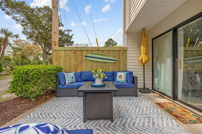 Building Photo - All Inclusive Seasonal Rental Available October 1st, 2025-March 31st 2026!