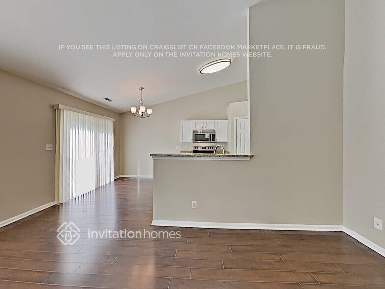 Building Photo - 3017 Secret Garden Ct