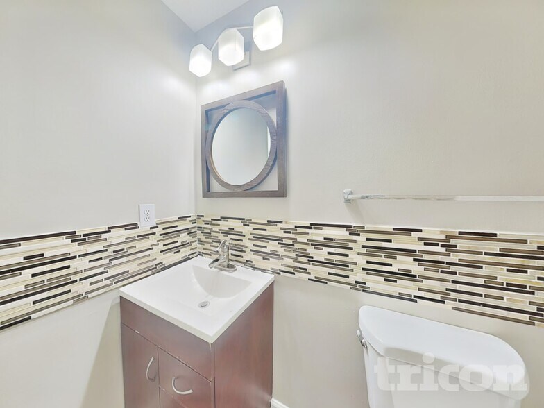 Building Photo - 589 Lakewater View Dr