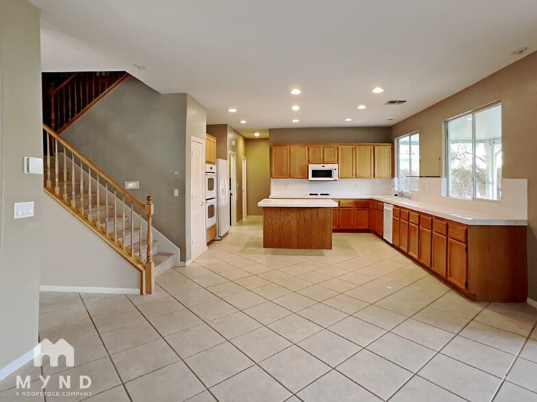 Building Photo - 2728 La Porte Ct