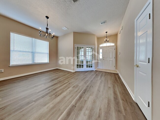 Building Photo - 3108 Silverado Cir