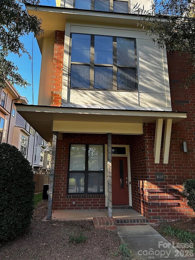 Building Photo - 3435 Spencer St