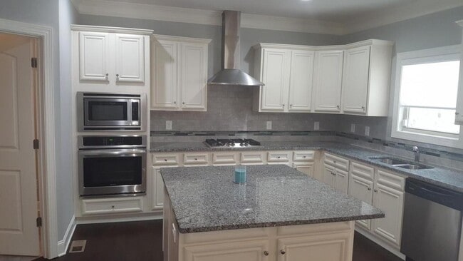 Building Photo - 2999 Ash Grove Dr