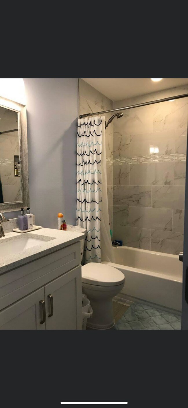 Guest bath - 3622 Azalea Dr