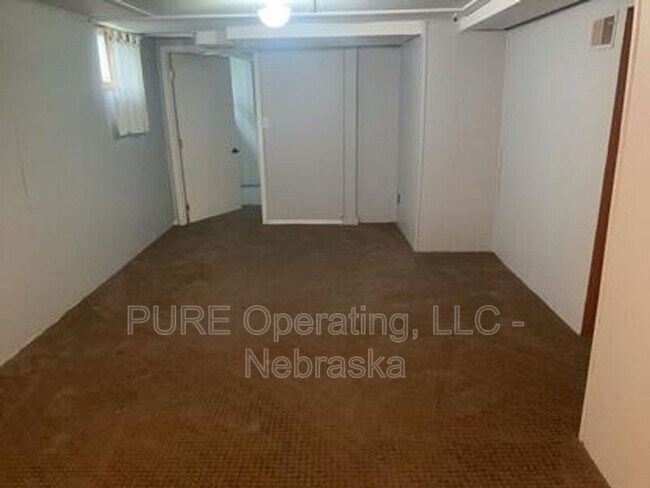 Building Photo - 5012 Burt St