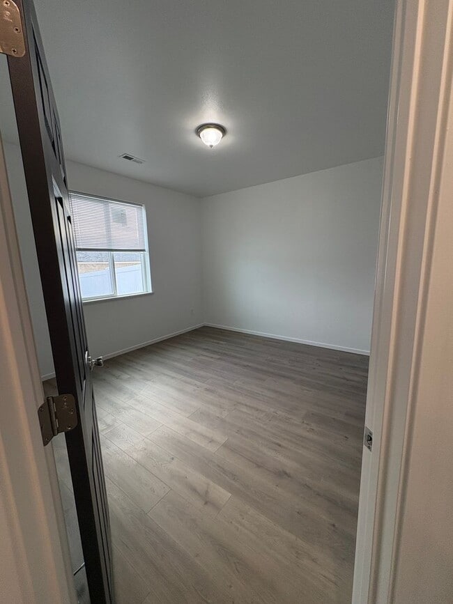 Building Photo - Single level Duplex for Rent Ephrata