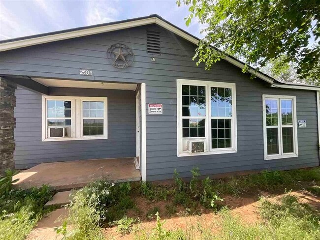 Primary Photo - 2504 Jasper St