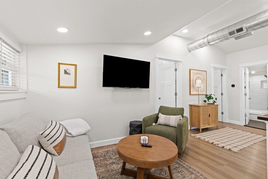 Building Photo - 221 Ardmore Dr