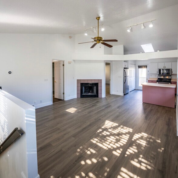Building Photo - 7682 S Sunbird Way