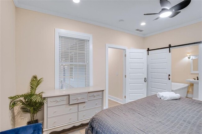 Building Photo - 2925 Dodson Dr