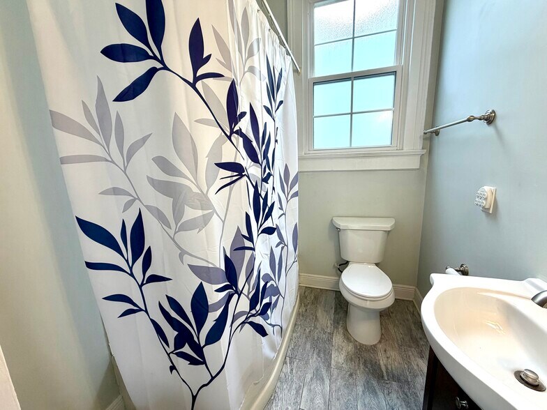 Bathroom - 2420 Jena St