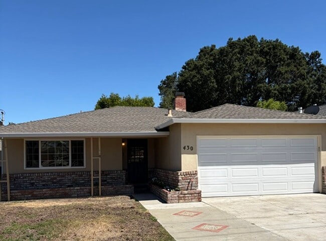 Building Photo - 430 S Bayview Ave