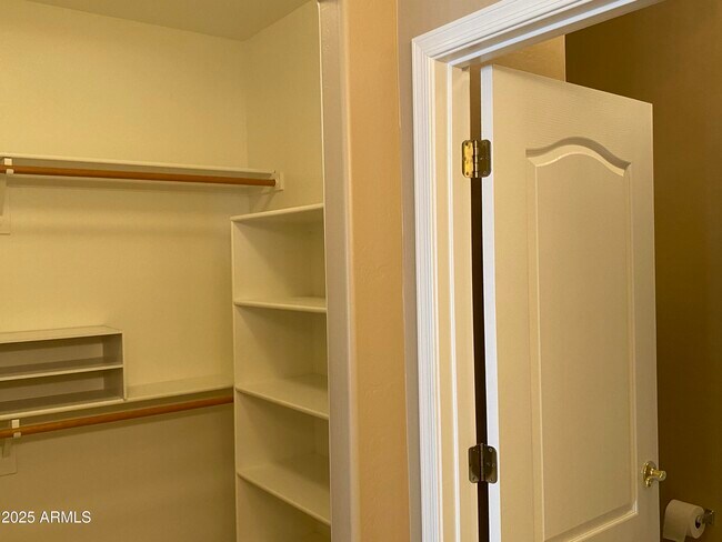 Building Photo - 320 S 70th St