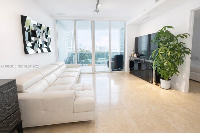 Building Photo - 18201 Collins Ave