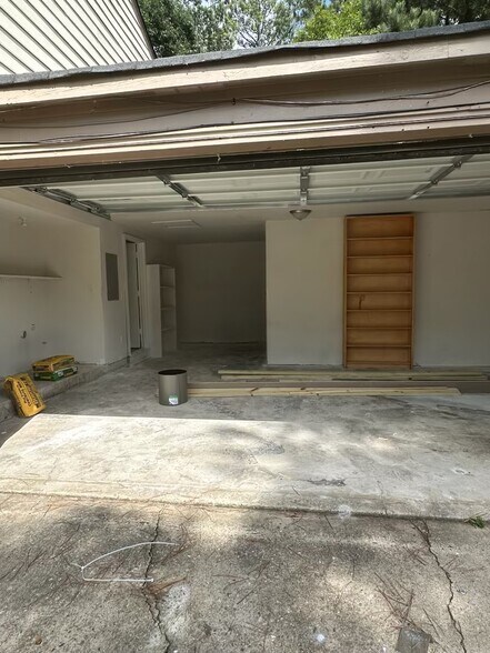 Building Photo - 1534 Shenta Oak Dr