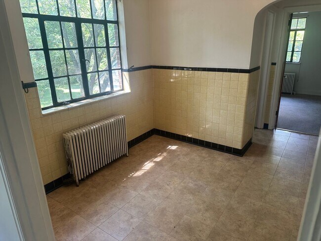 Building Photo - 6267 Savannah Ave