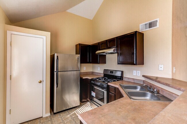 Building Photo - 3445 Tierra Ruby Dr