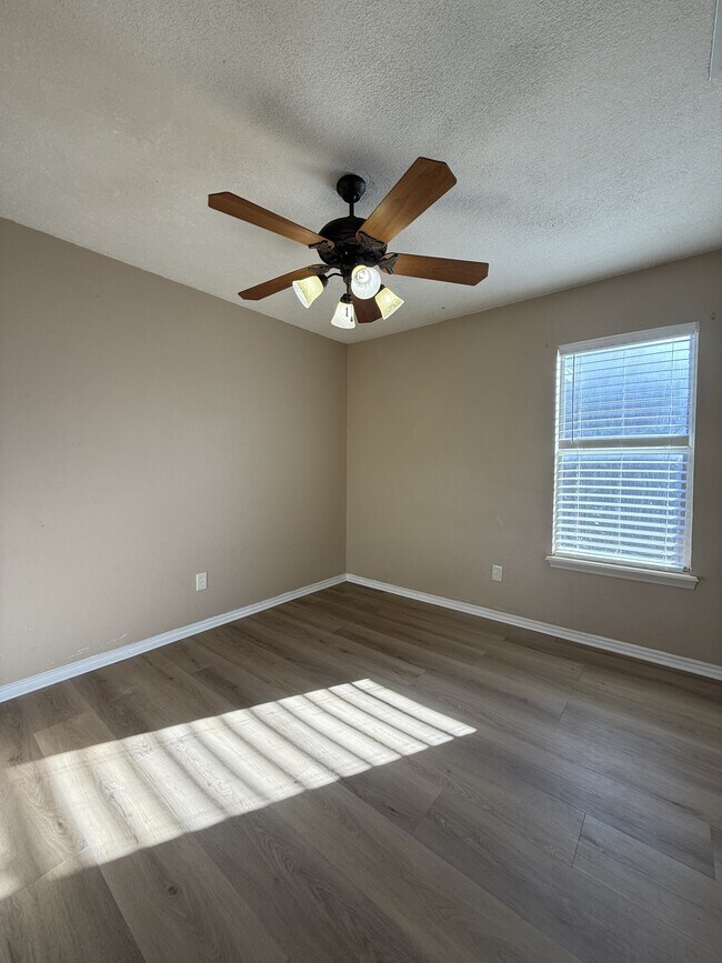 Building Photo - 2523 110th St