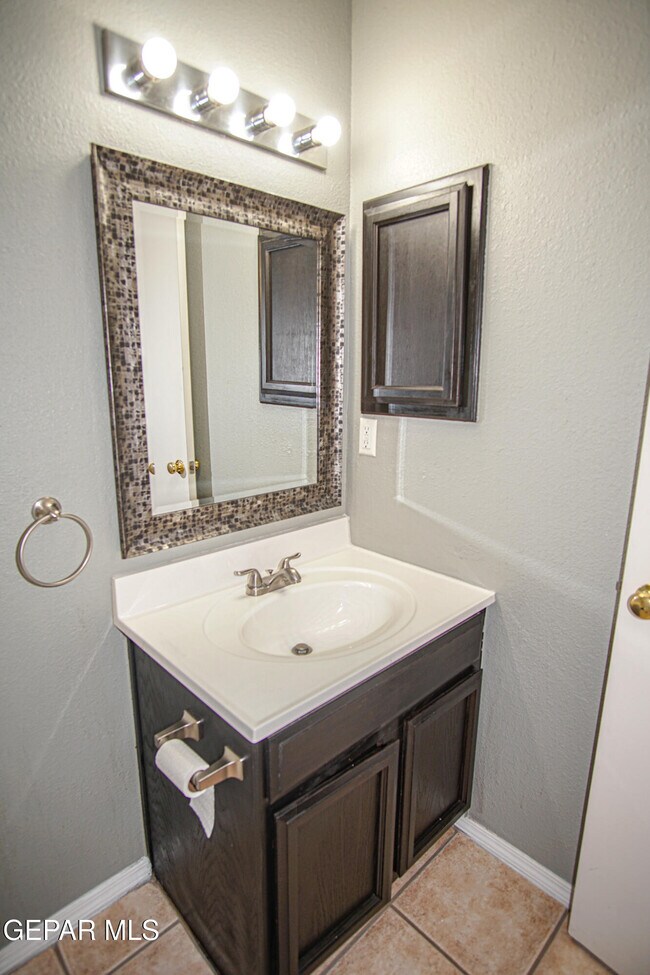 Building Photo - 3717 Tierra Zafiro Dr