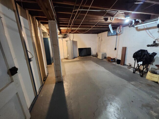 Building Photo - 223 Howard St