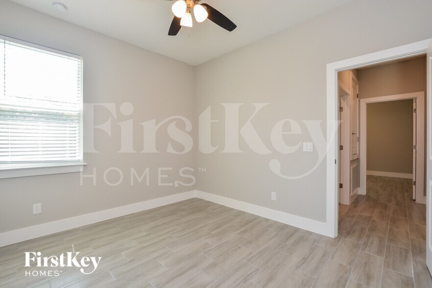 Building Photo - 1521 Eloise Ct