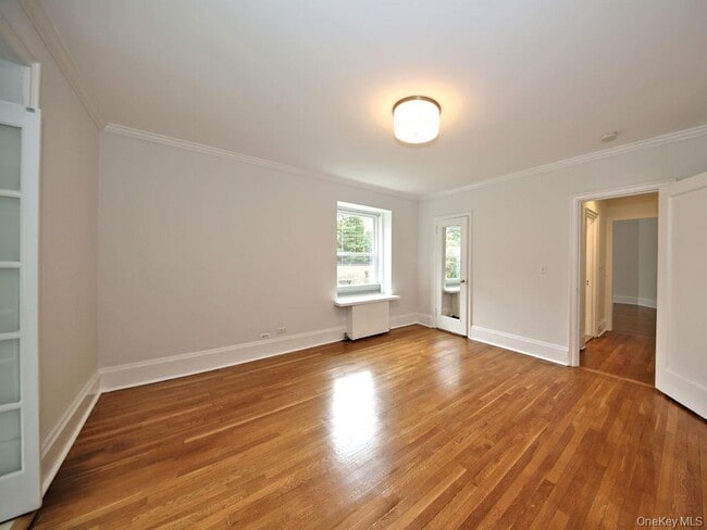 Building Photo - 490 Bleeker Ave