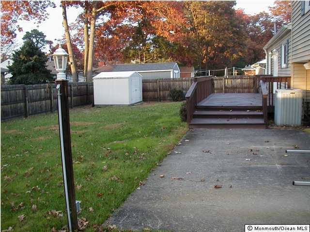 Building Photo - 744 Spray Ave